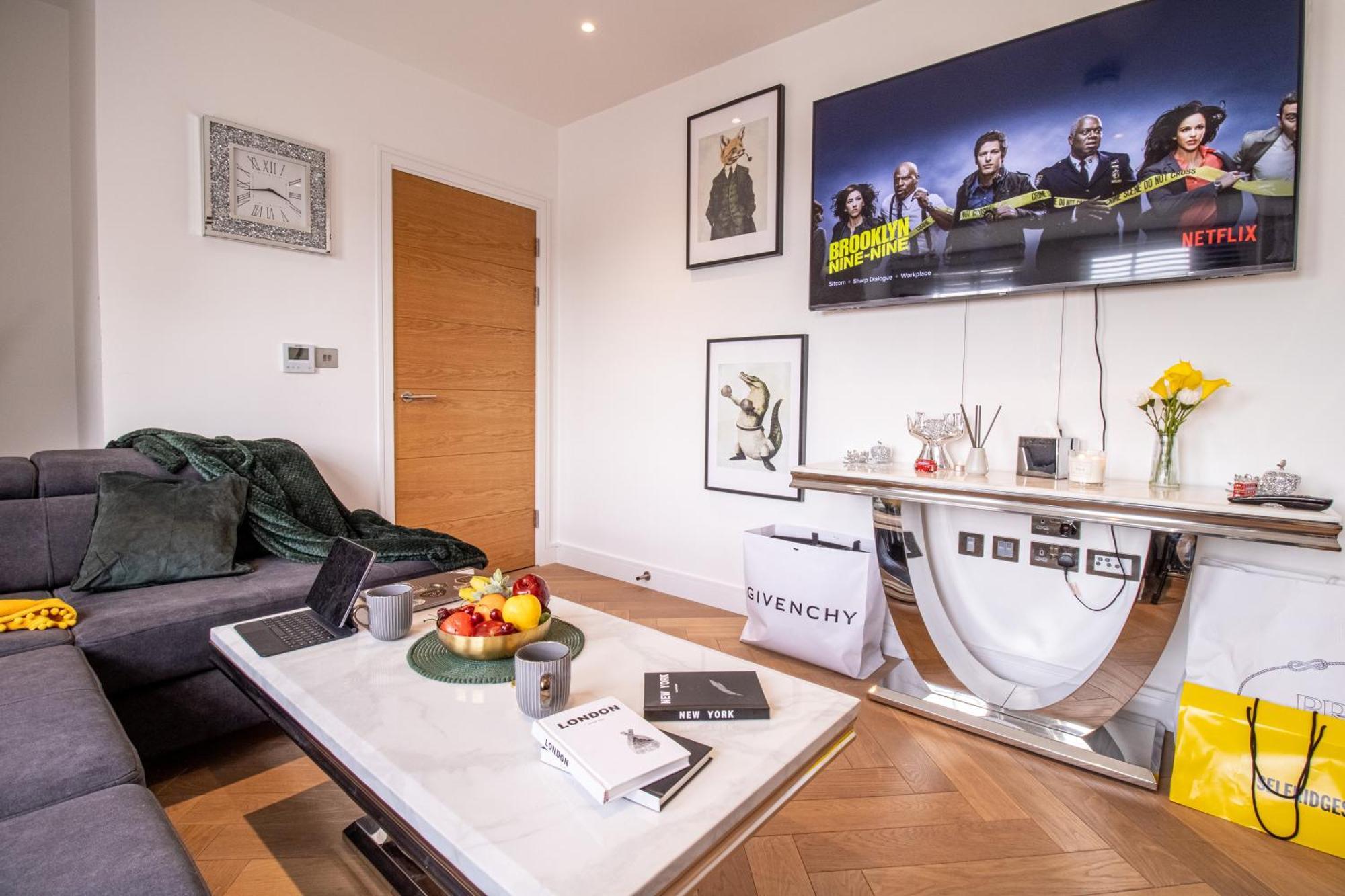 Luxurious 1-Bedroom Penthouse In Marble Arch 71 Лондон Экстерьер фото