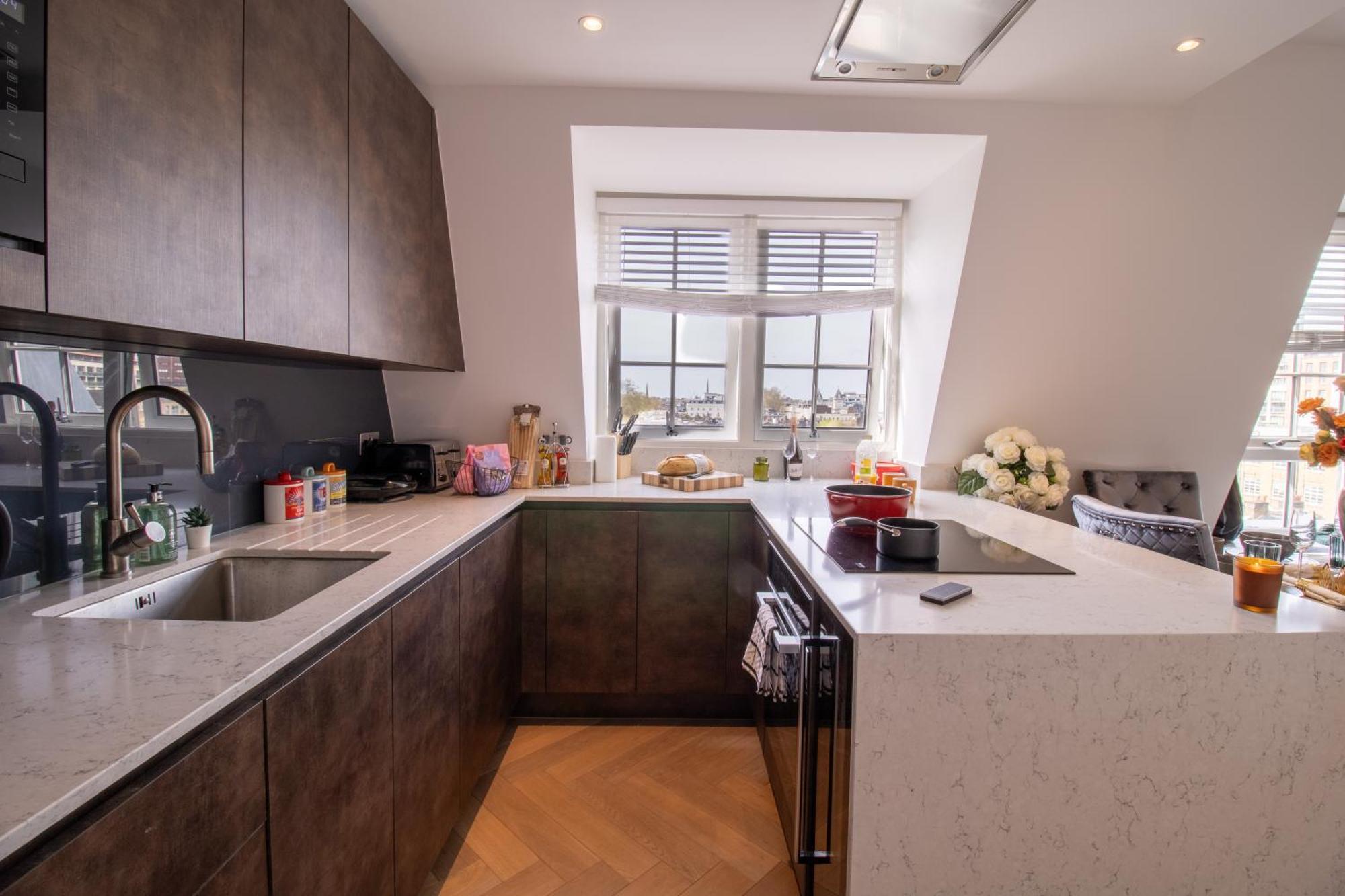 Luxurious 1-Bedroom Penthouse In Marble Arch 71 Лондон Экстерьер фото