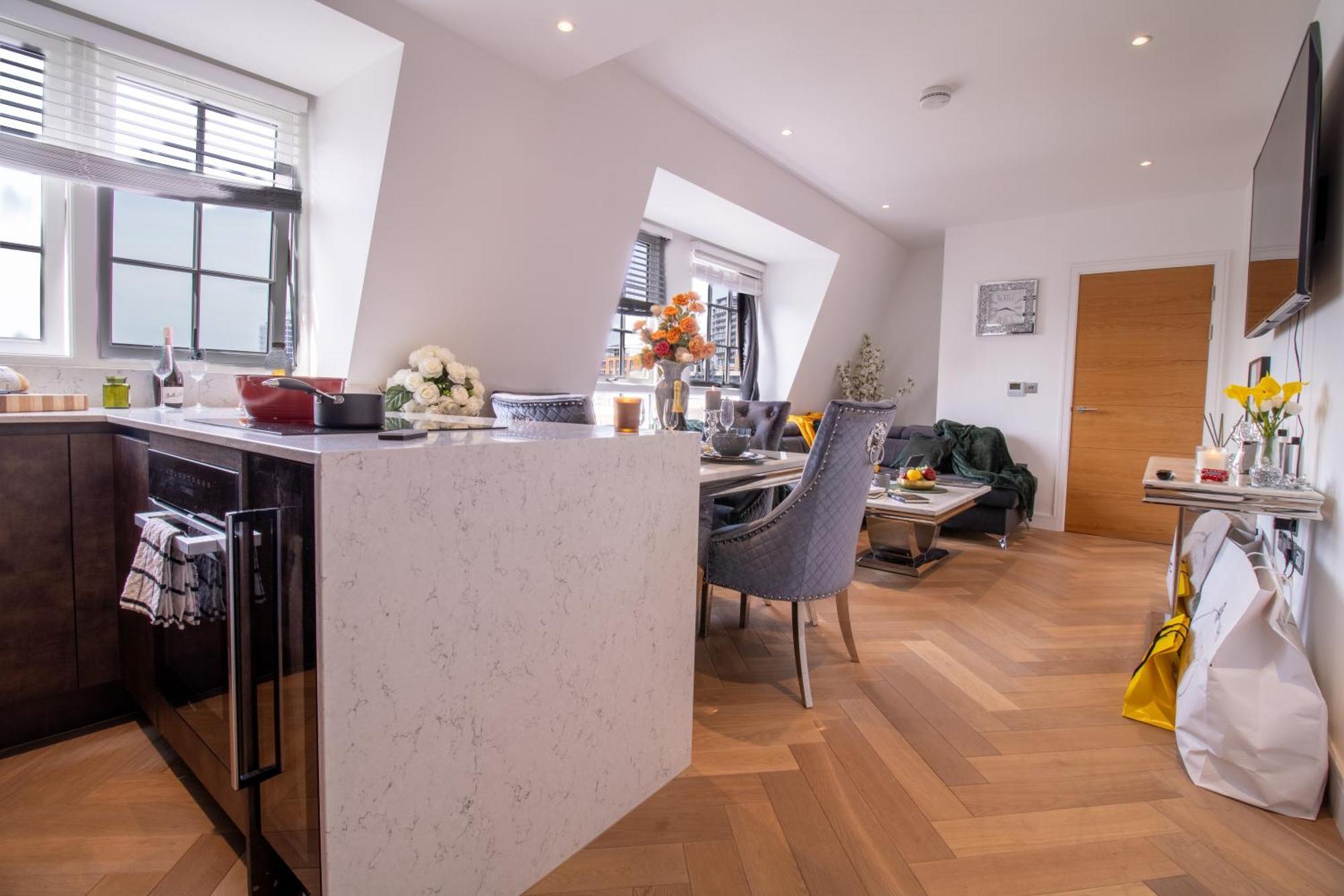 Luxurious 1-Bedroom Penthouse In Marble Arch 71 Лондон Экстерьер фото