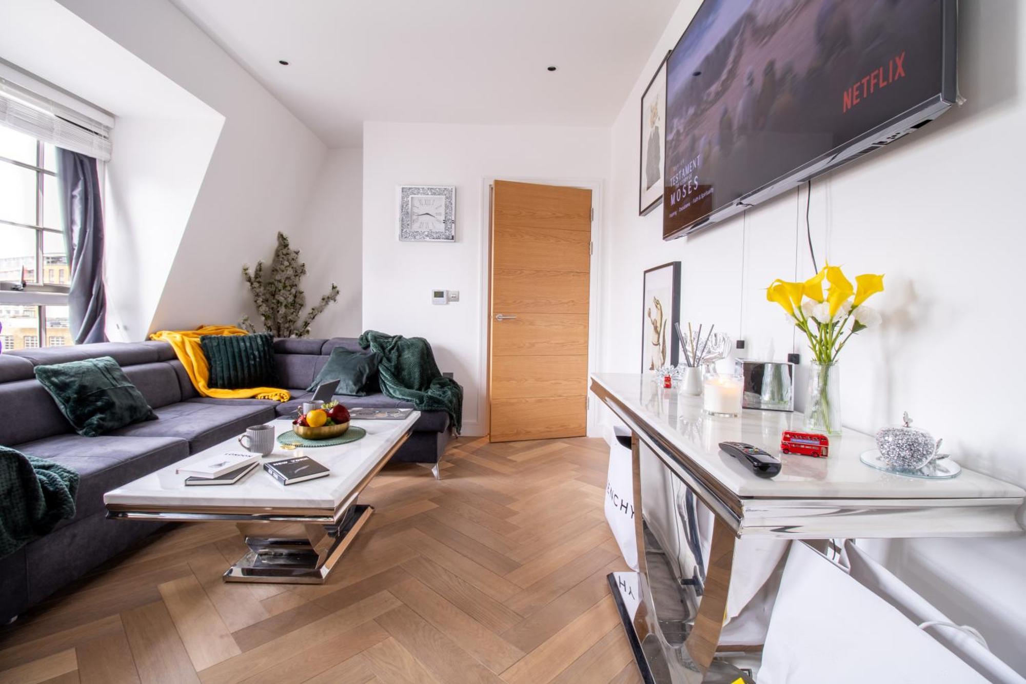 Luxurious 1-Bedroom Penthouse In Marble Arch 71 Лондон Экстерьер фото