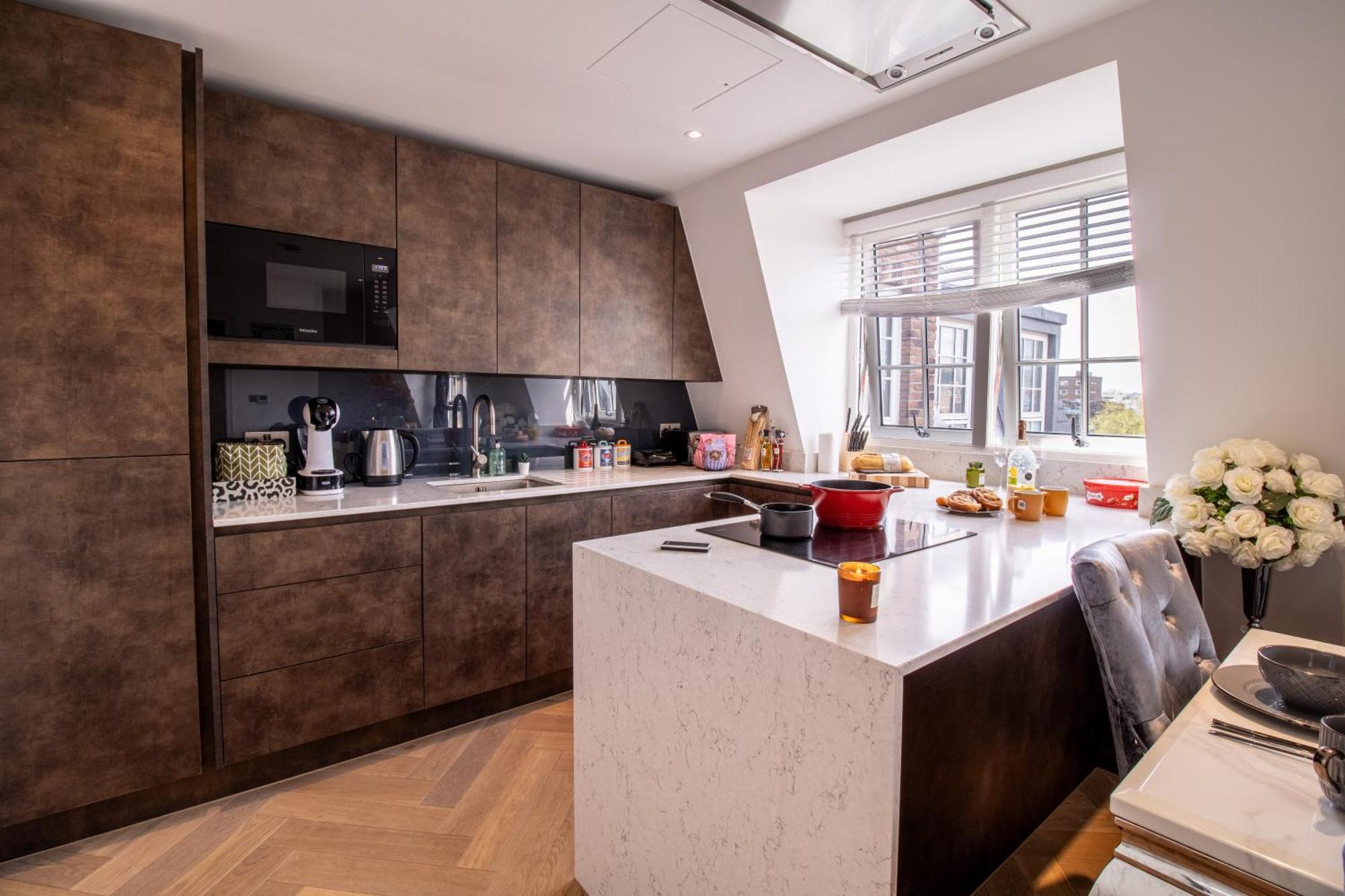 Luxurious 1-Bedroom Penthouse In Marble Arch 71 Лондон Экстерьер фото