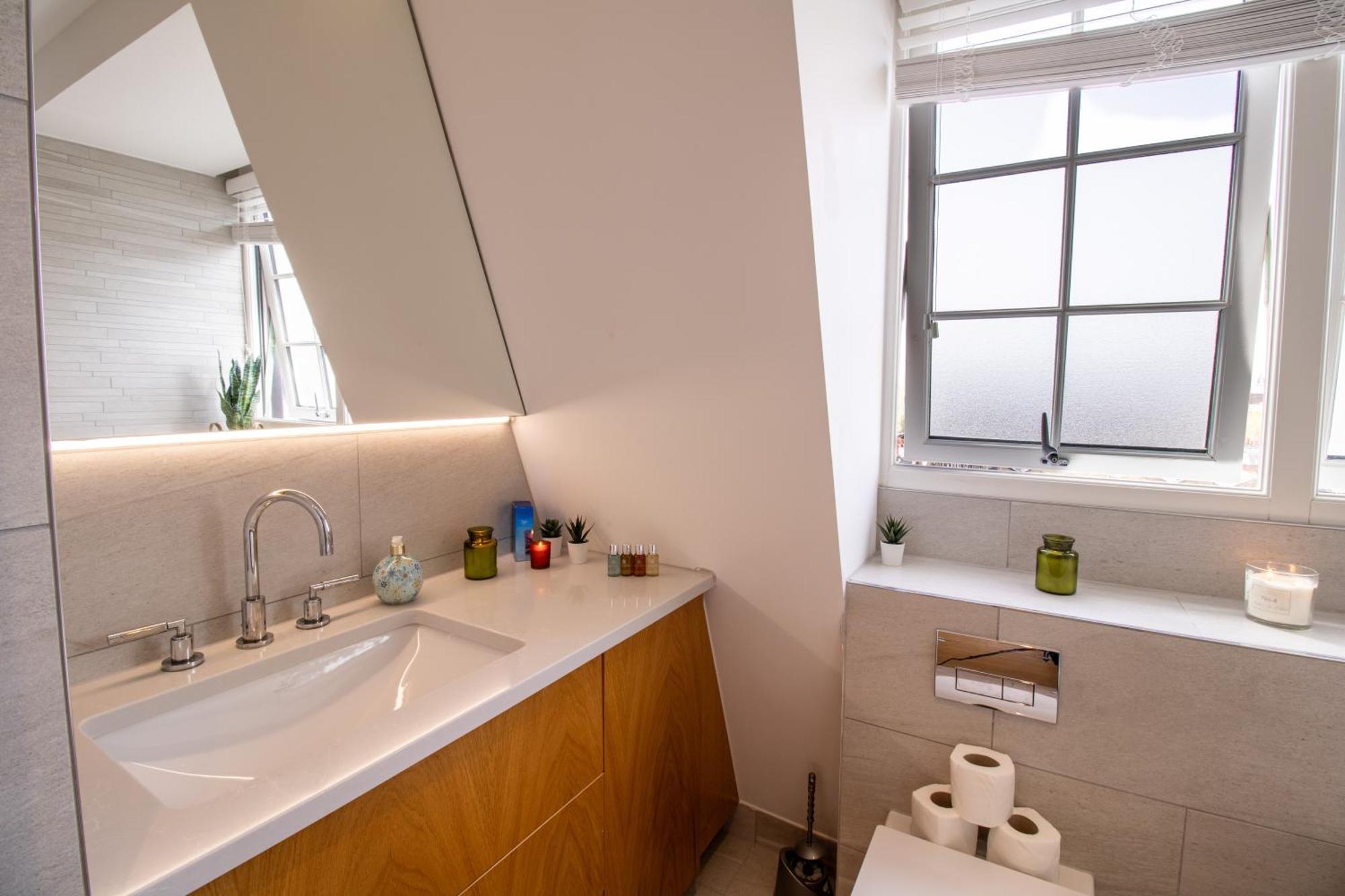 Luxurious 1-Bedroom Penthouse In Marble Arch 71 Лондон Экстерьер фото